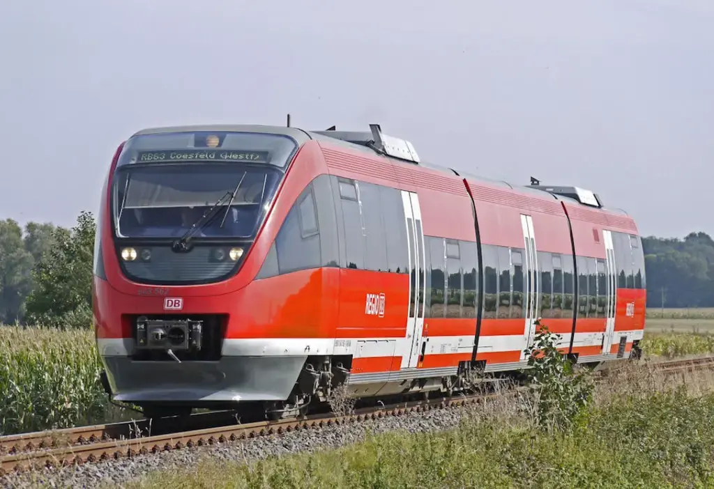 海線火車：台灣西部海岸的鐵道之旅